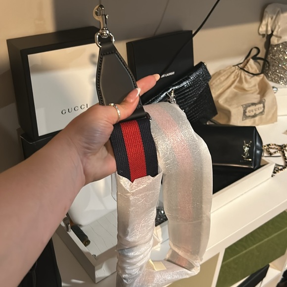 Gucci side purse - Picture 4 of 4